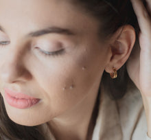 Load image into Gallery viewer, Lucy