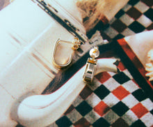 Load image into Gallery viewer, Julie