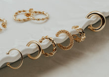 Load image into Gallery viewer, Bold Ear Cuff